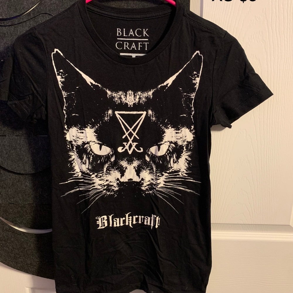 Black craft cat top